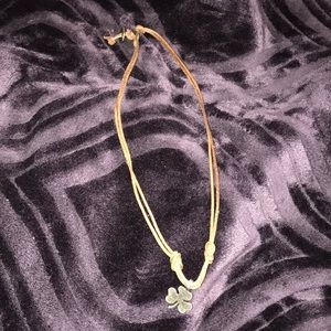 CLOVER NECKLACE